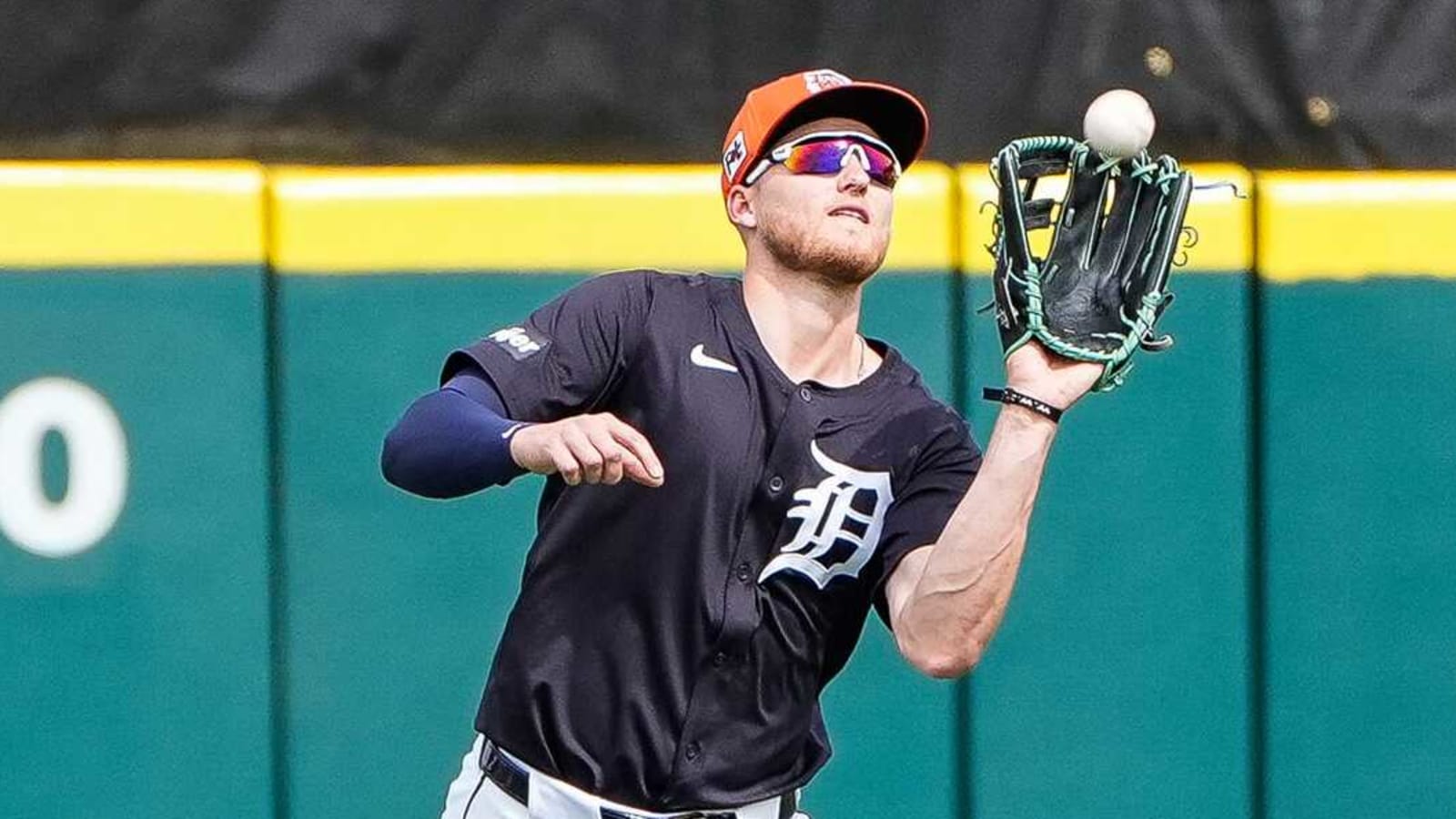 Tigers manager provides update on injured outfielder