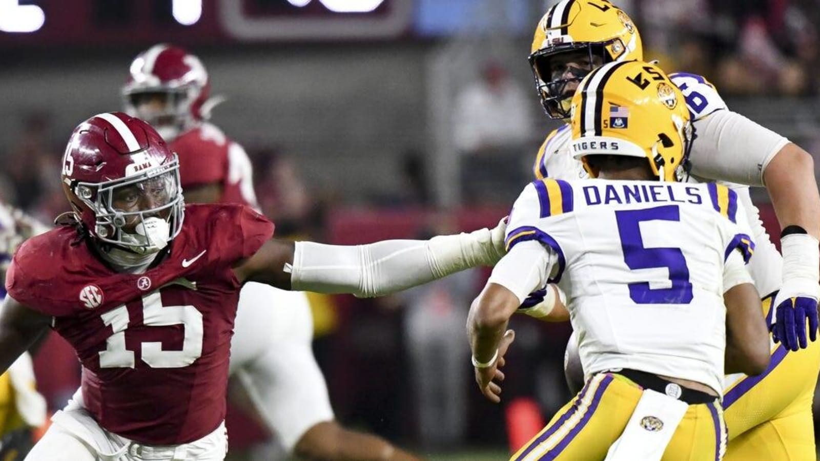 QB Jayden Daniels might miss Florida game for No. 19 LSU