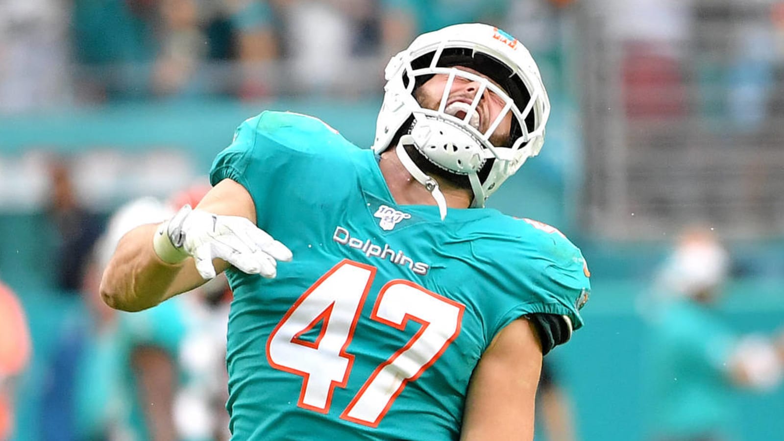 Dolphins LB Vince Biegel tears Achilles