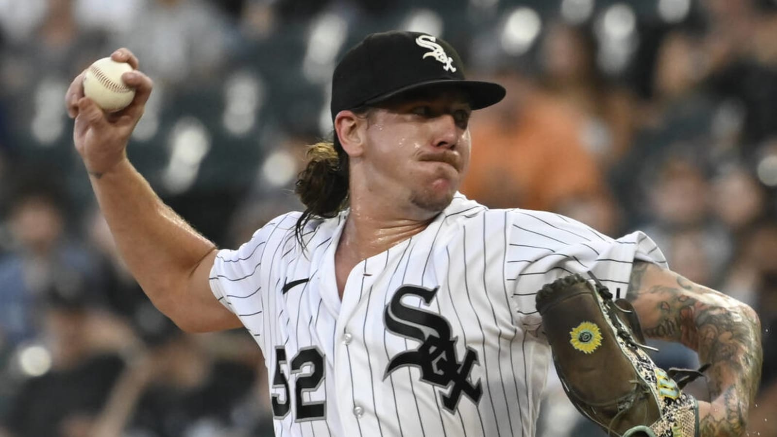 White Sox adding right-hander Mike Clevinger to starting rotation