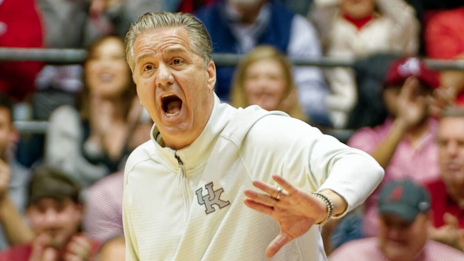 Texas may be trying to steal John Calipari from Kentucky