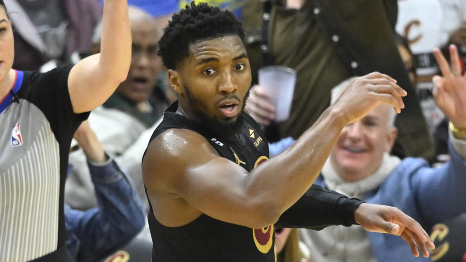Donovan Mitchell had profane message for Lakers after hitting game-winner