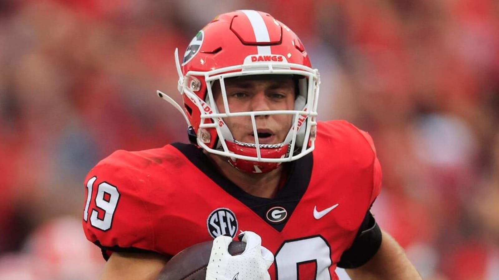 Elite Georgia TE reveals who is pushing him in workouts