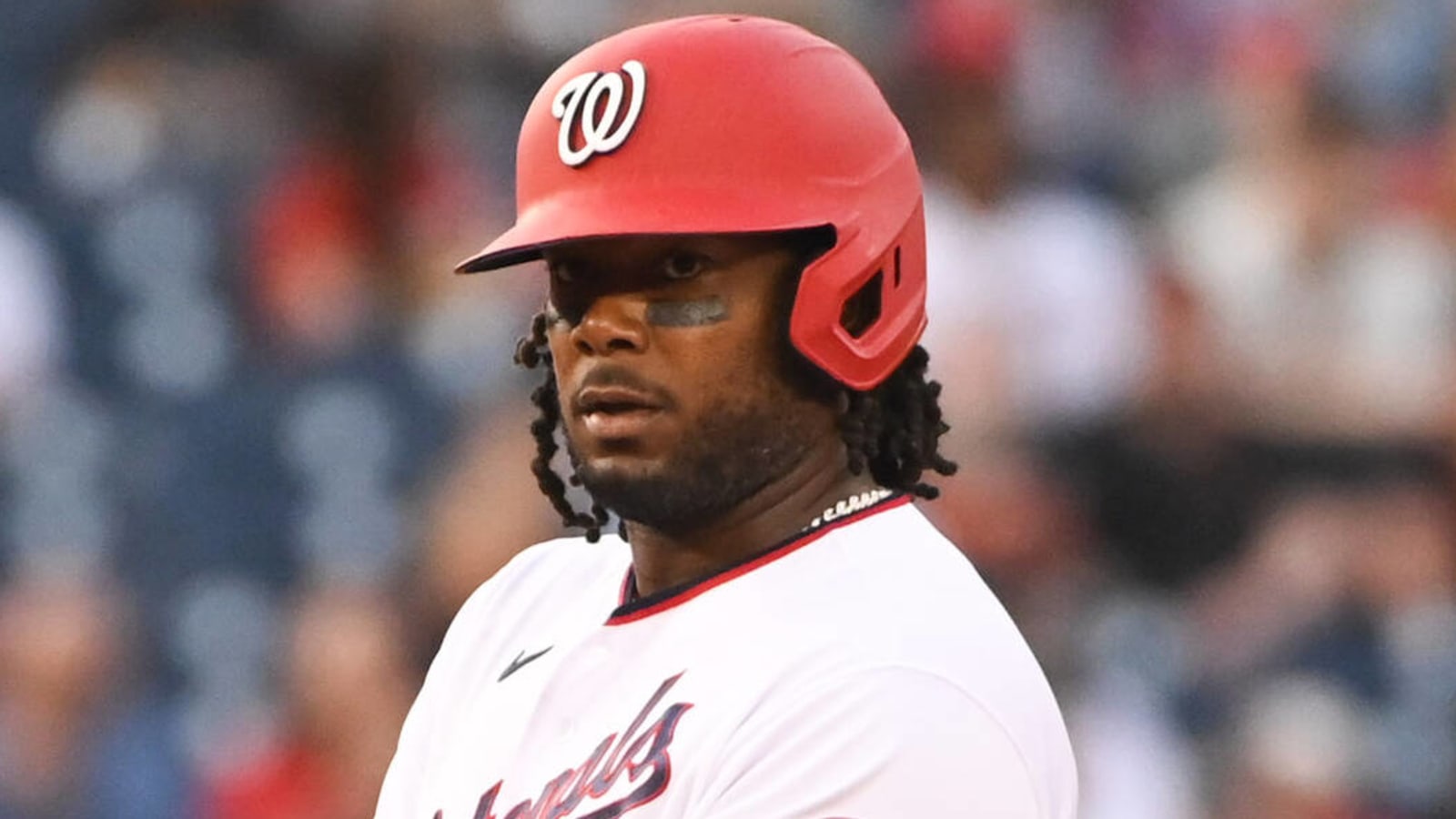 Nationals 1B Josh Bell exits vs Giants after 2 innings