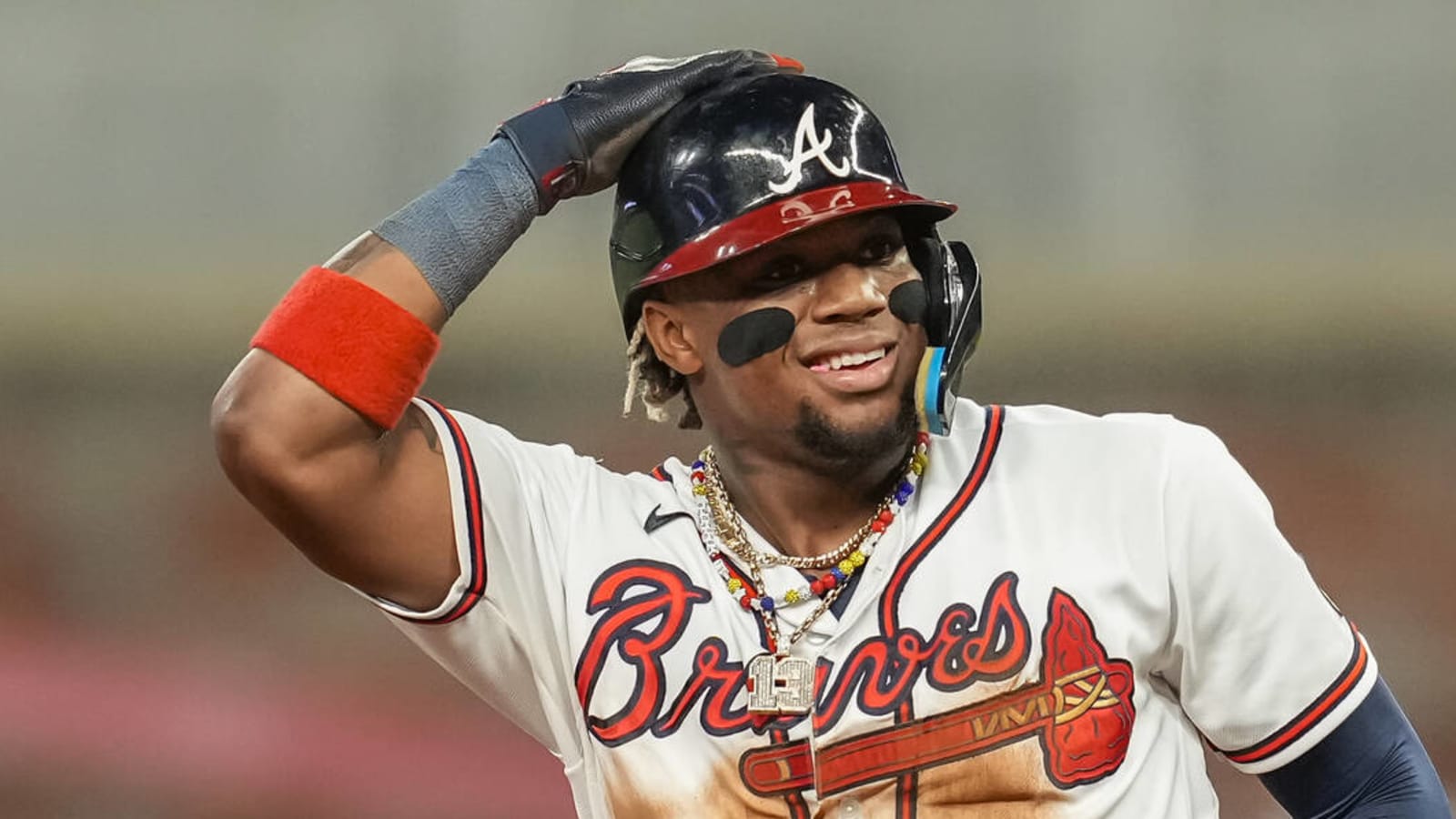 Watch: Acuna Jr. becomes first member of 40/70 club