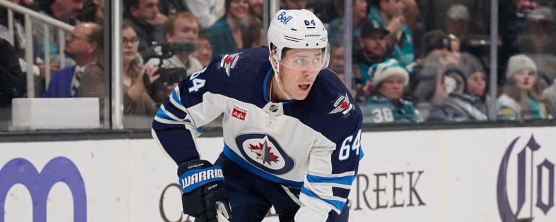 Jets re-sign two of their restricted free agents