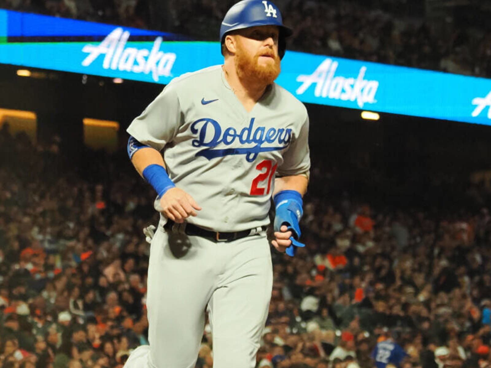 Why Did Justin Turner Wear No. 21 Jersey Against Giants?