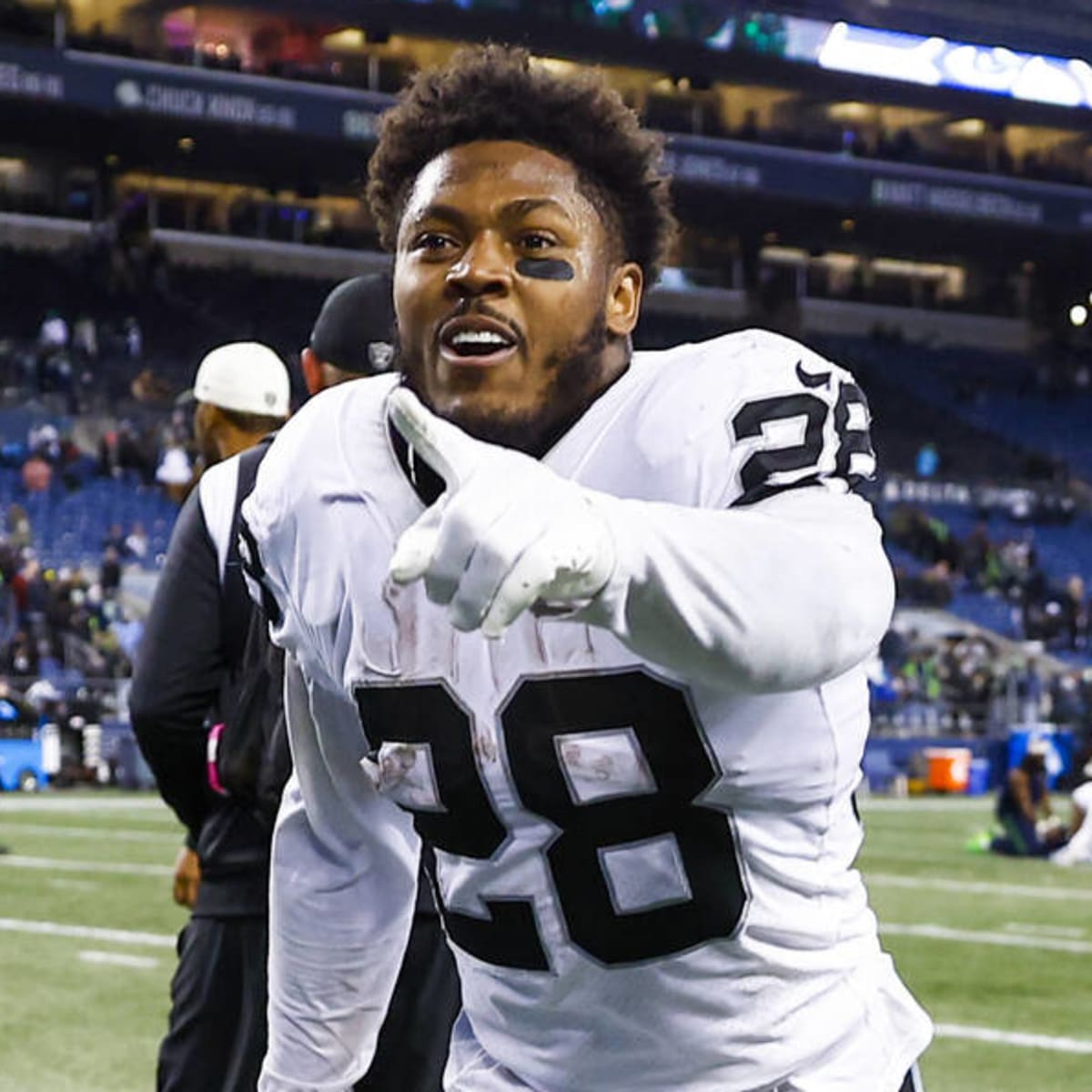 Raiders' Josh Jacobs motivated by heckling sign at Seahawks