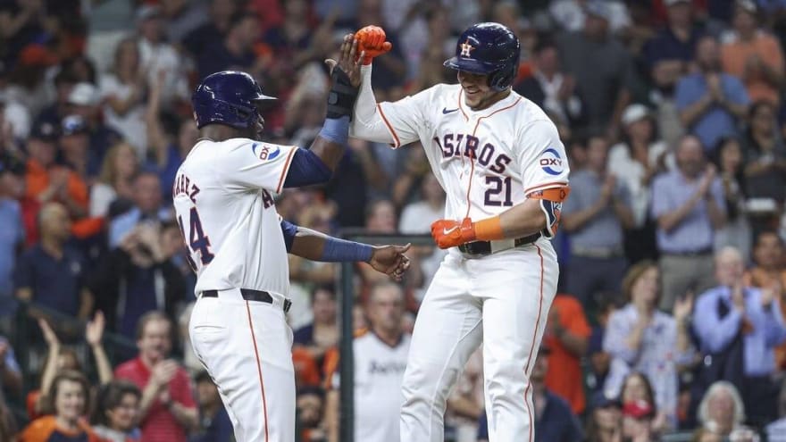 Astros hold off Cardinals