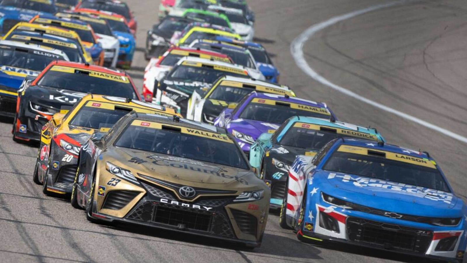 NASCAR in talks with Honda, seeking new manufacturer