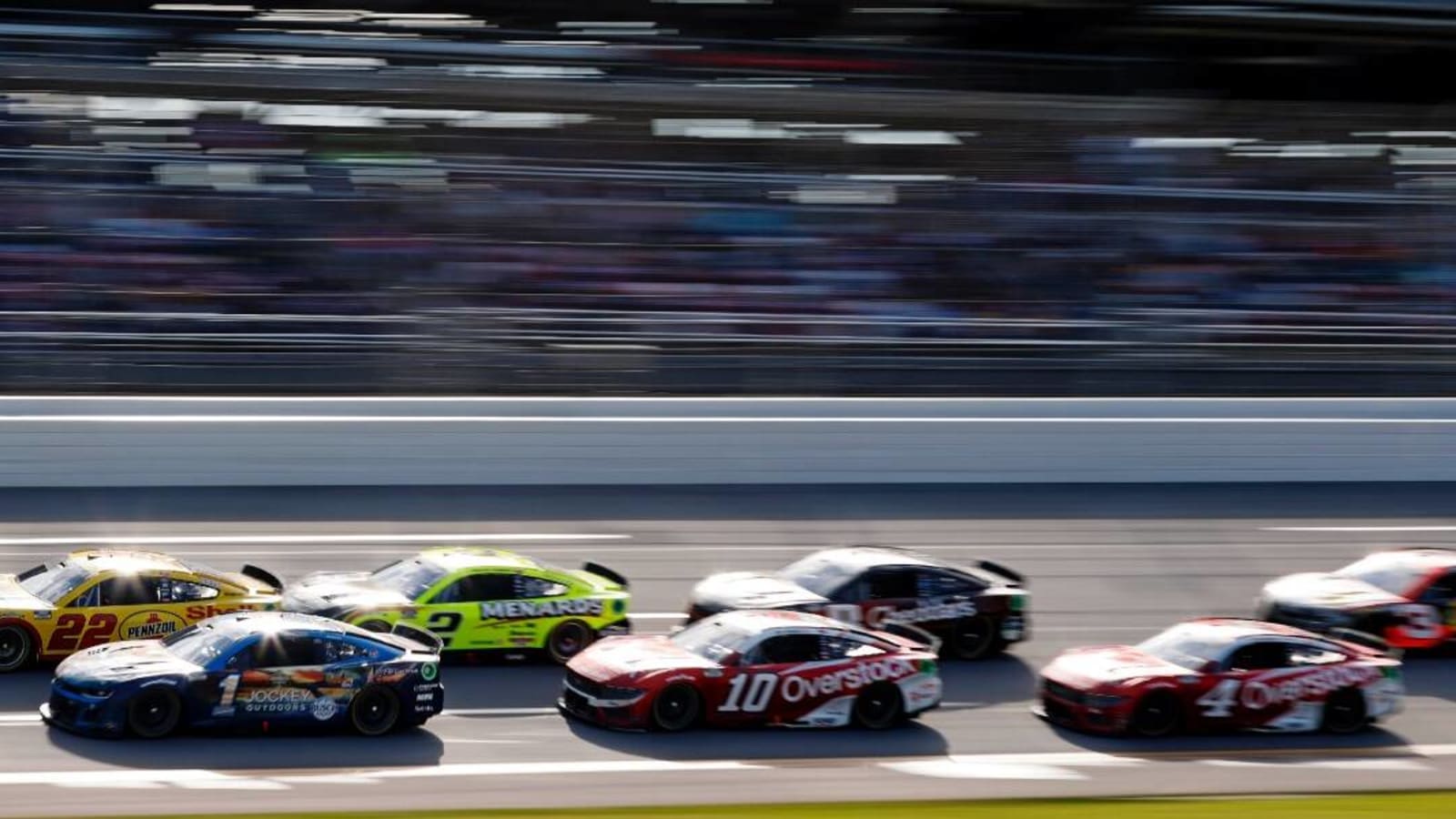 Kevin Harvick calls on NASCAR to make drastic changes to speedway package following Talladega