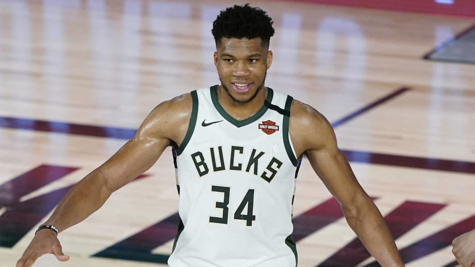 Report: Bucks inform Giannis they'll spend to build around him