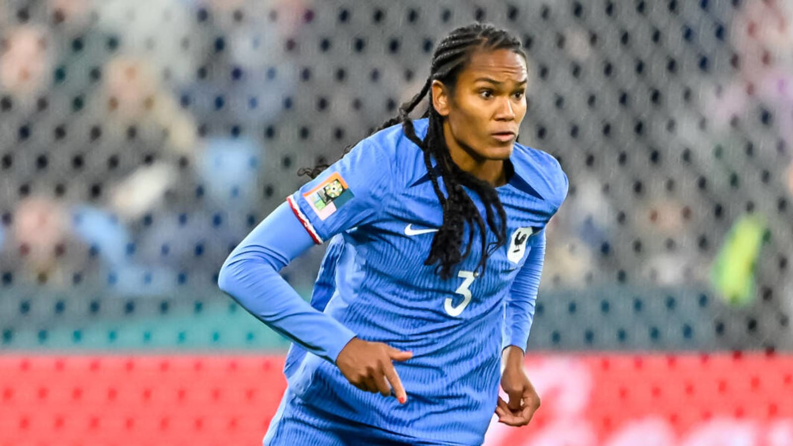 Wendie Renard header seals crucial victory for France