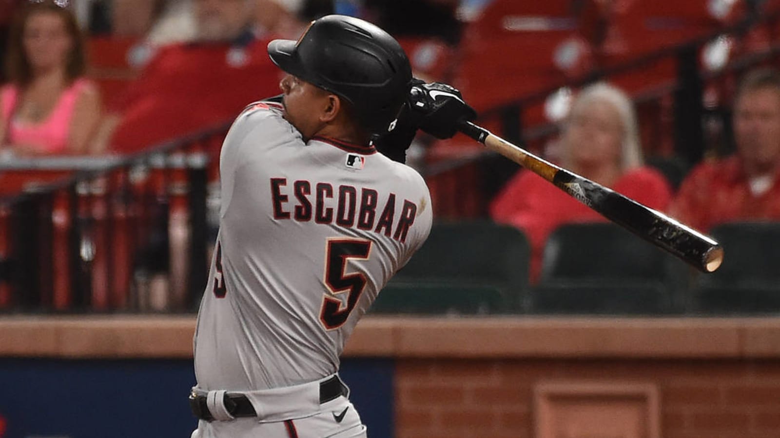 Brewers acquire Eduardo Escobar from D-backs