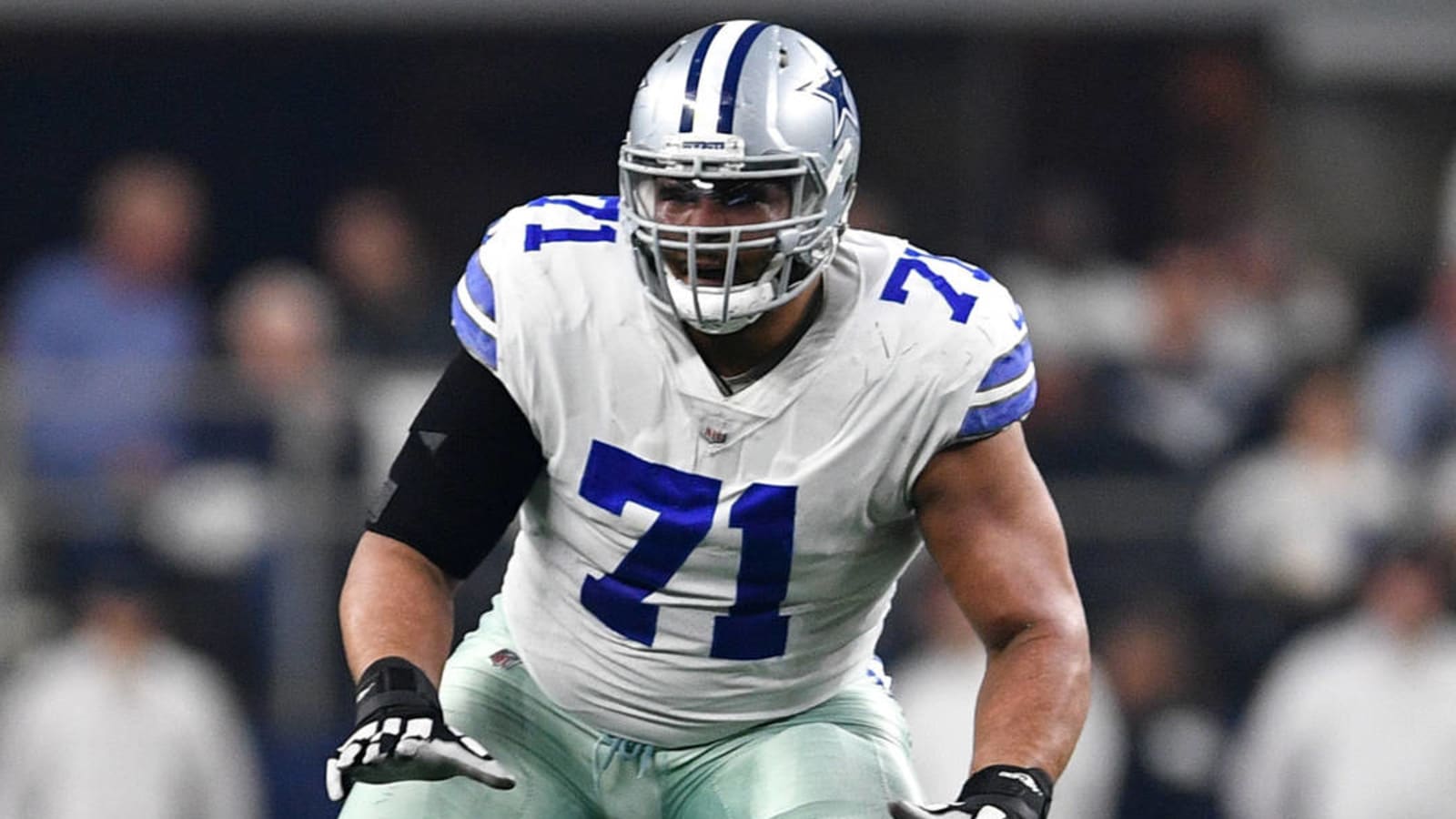 La'el Collins files lawsuit against NFL to end suspension