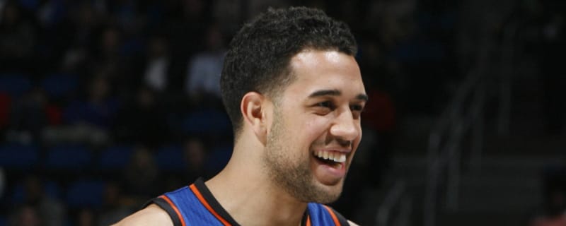 Hawks promote Landry Fields to GM