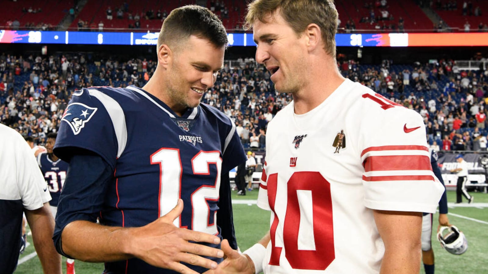 Eli Manning keeps Tom Brady&#39;s Netflix roast going with viral tweet even though he didn&#39;t even attend