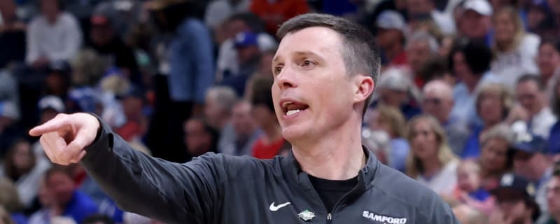 Texas A&M hires new coach to replace Buzz Williams