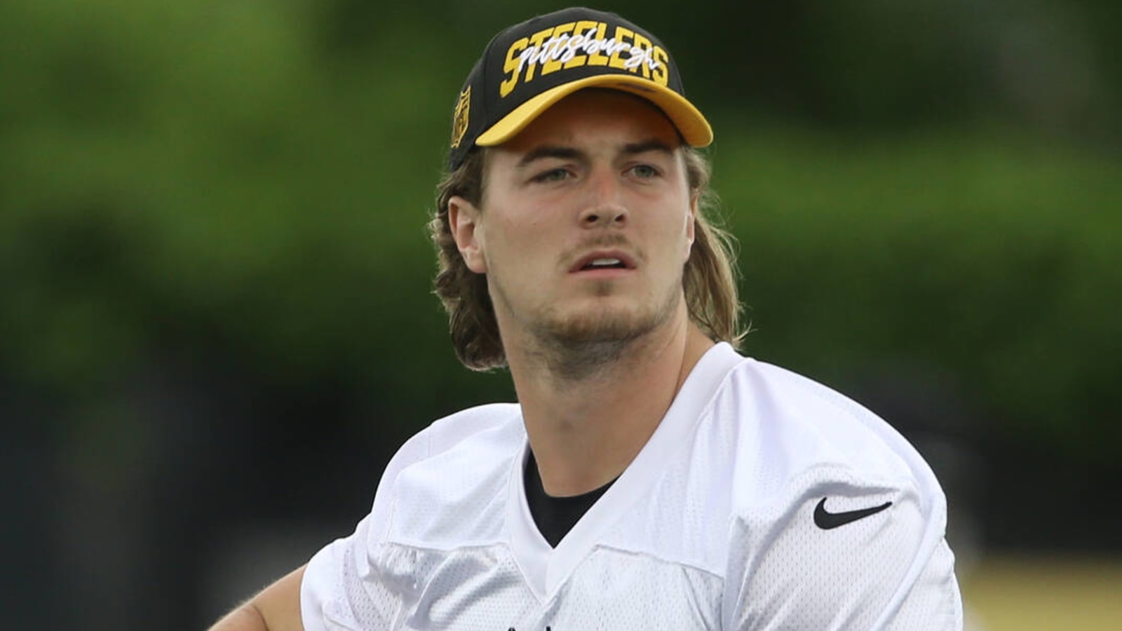 Kenny Pickett last unsigned firstround pick from 2022 NFL draft Yardbarker