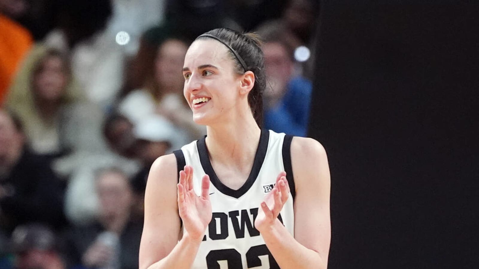 Sports world reacts to Caitlin Clark's heroics in Elite Eight