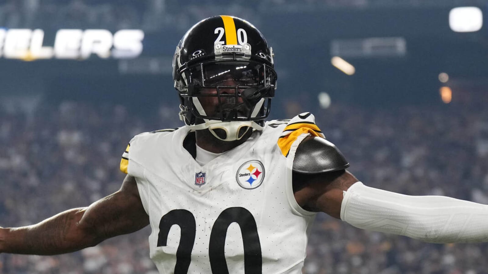 Steelers leave NFL trade deadline with major question Yardbarker