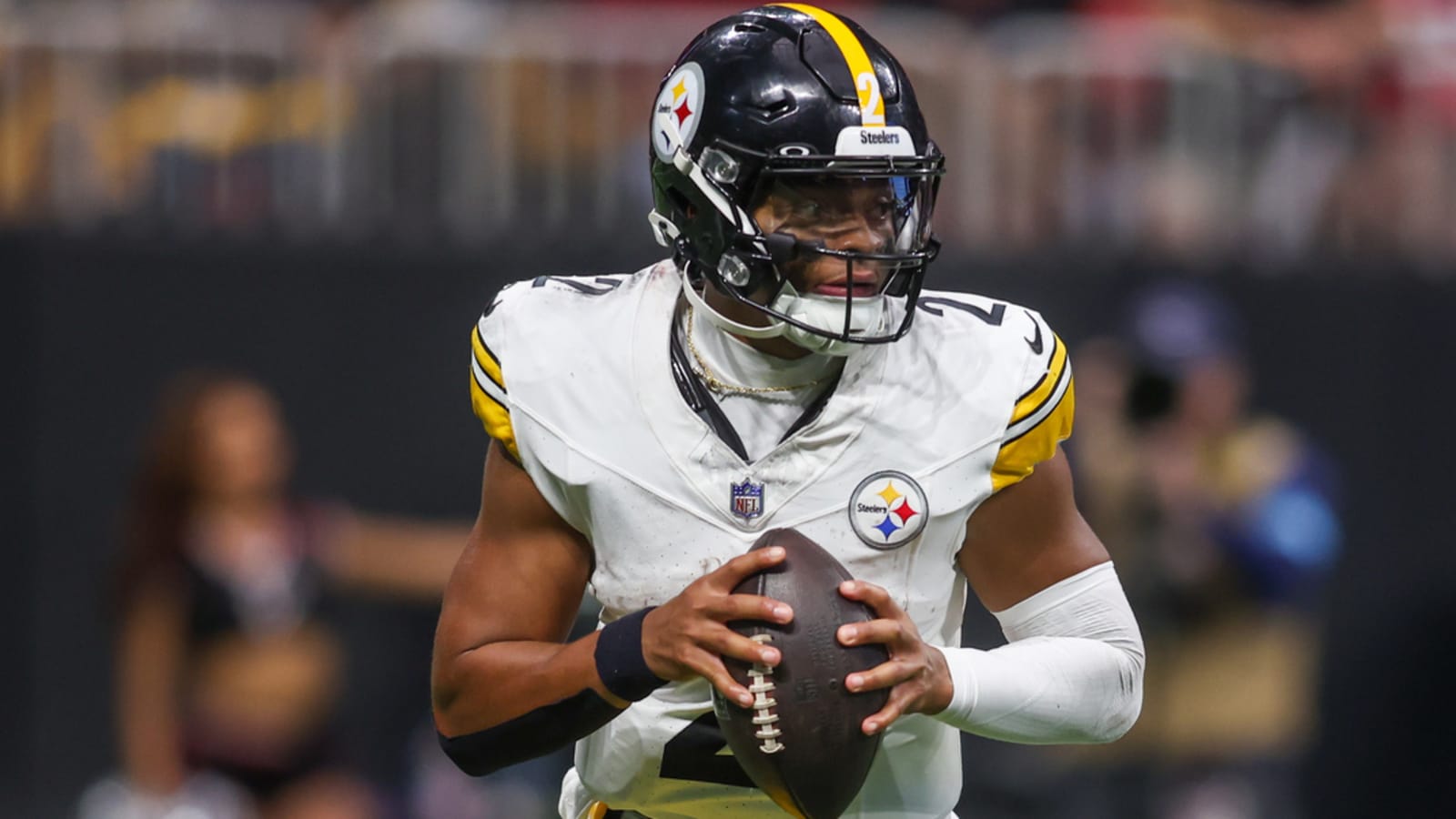 Why Raiders should target Justin Fields after missing out on Matthew Stafford