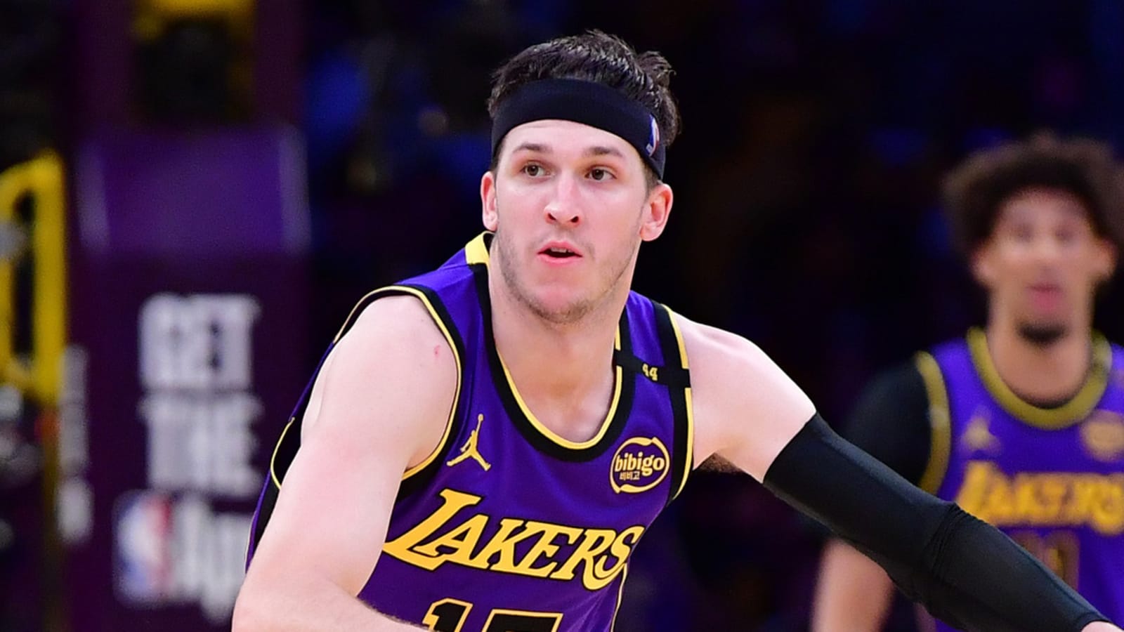 Lakers provide injury updates on two key players