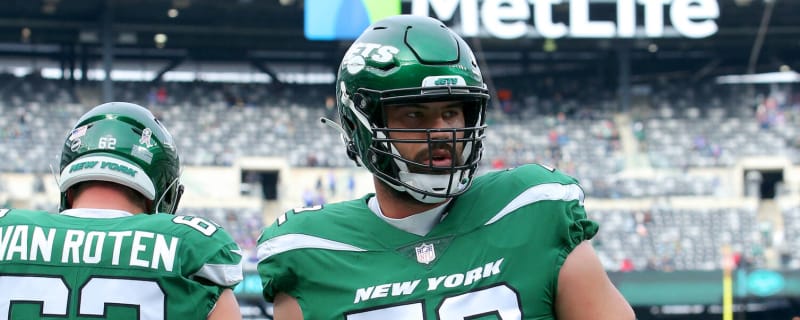 Former OL-turned-doctor announces retirement from NFL