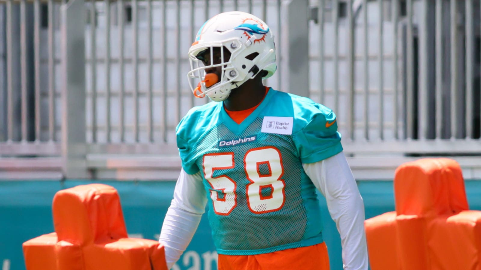 Dolphins announce major decision on Shaquil Barrett
