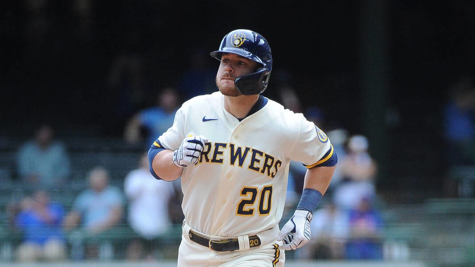 Brewers, Mike Brosseau avoid arbitration