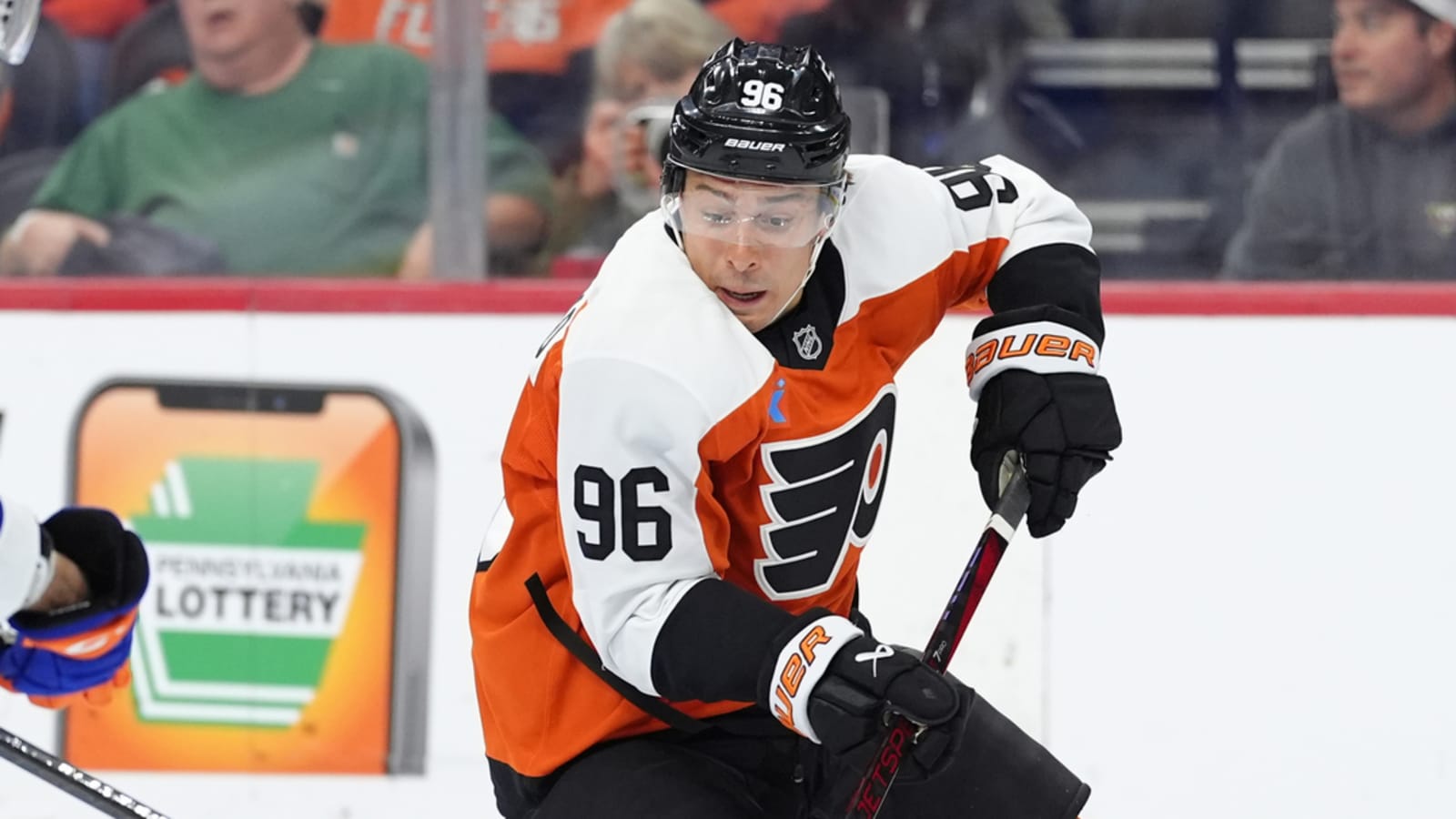 Los Angeles Kings Acquire Former Vancouver Canucks Forward Andrei Kuzmenko
