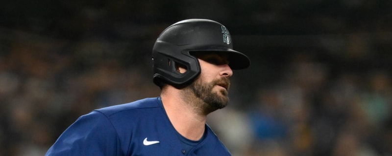 Mike Ford triggers opt-out with Reds