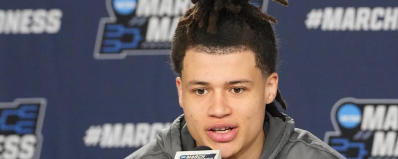 Iona's Clayton Jr. to enter transfer portal on heels of Pitino exit