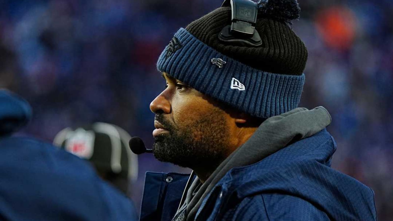 Patriots Crowd Turns on Jerod Mayo