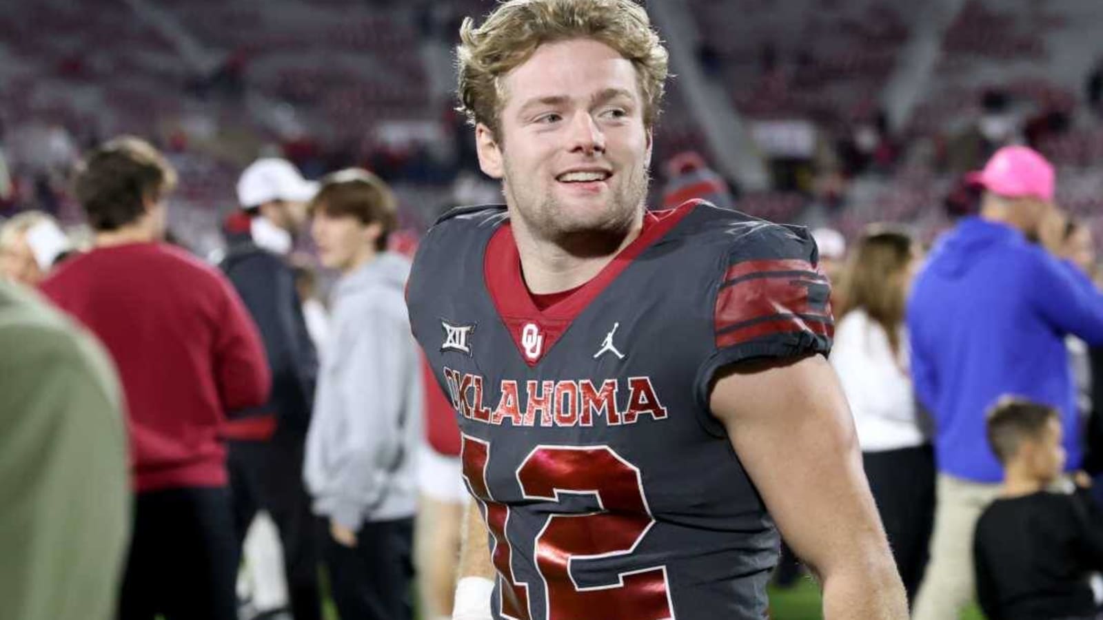 Oklahoma WR Drake Stoops a Finalist for Burlsworth Award