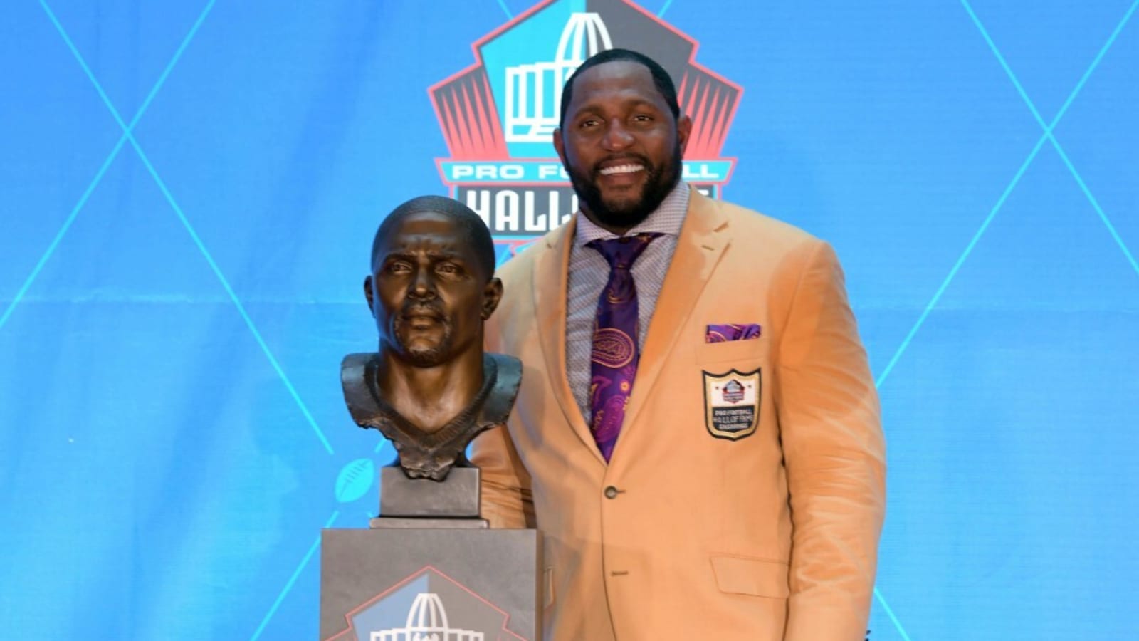 Hall of Famer Ray Lewis Emerges as Candidate for FBS Head Coaching Job, per Report