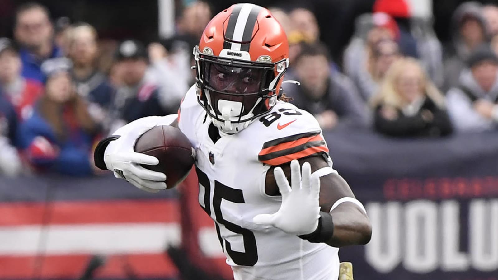 Browns place TE David Njoku on reserve/COVID-19 list