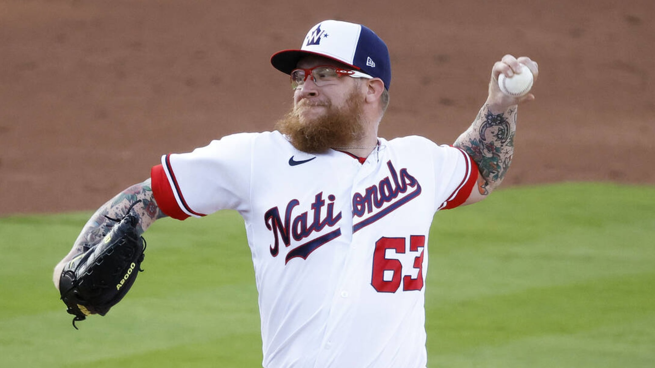 Nationals re-sign Sean Doolittle to minor league contract