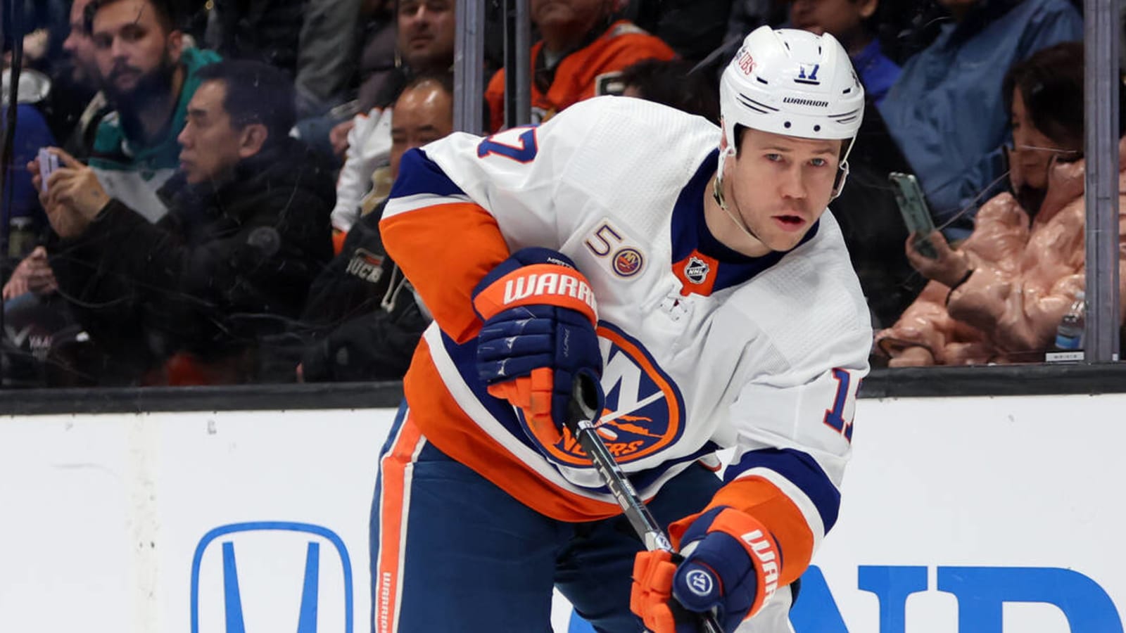 Islanders activate veteran leader from IR