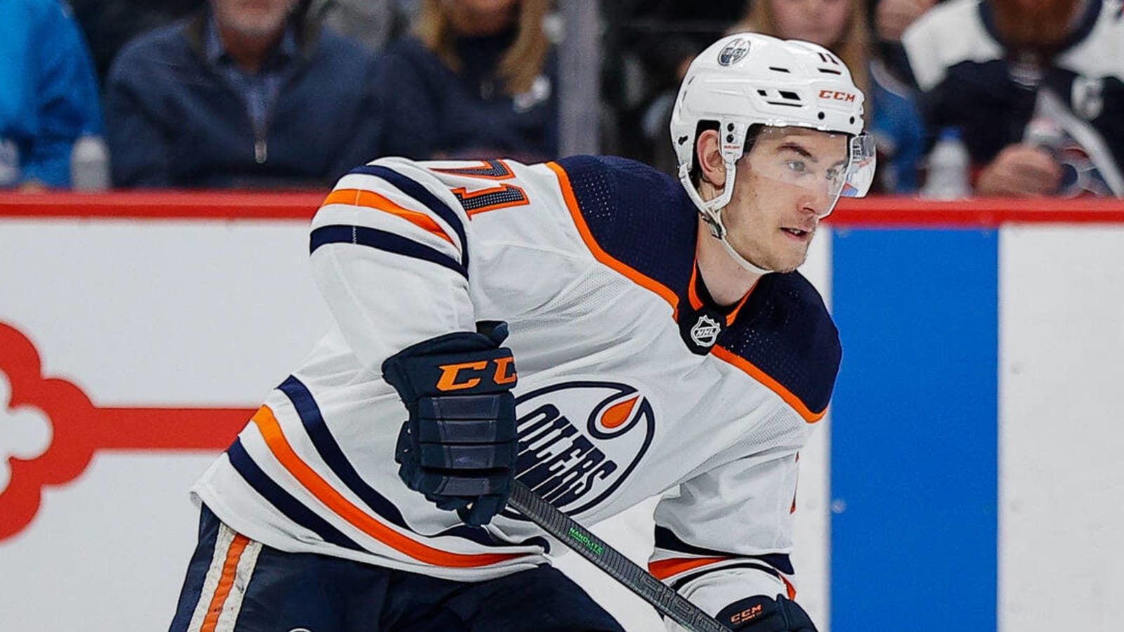 Oilers sign center Ryan McLeod to one-year deal