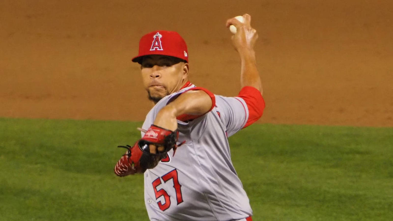 Angels non-tender Hansel Robles, four others