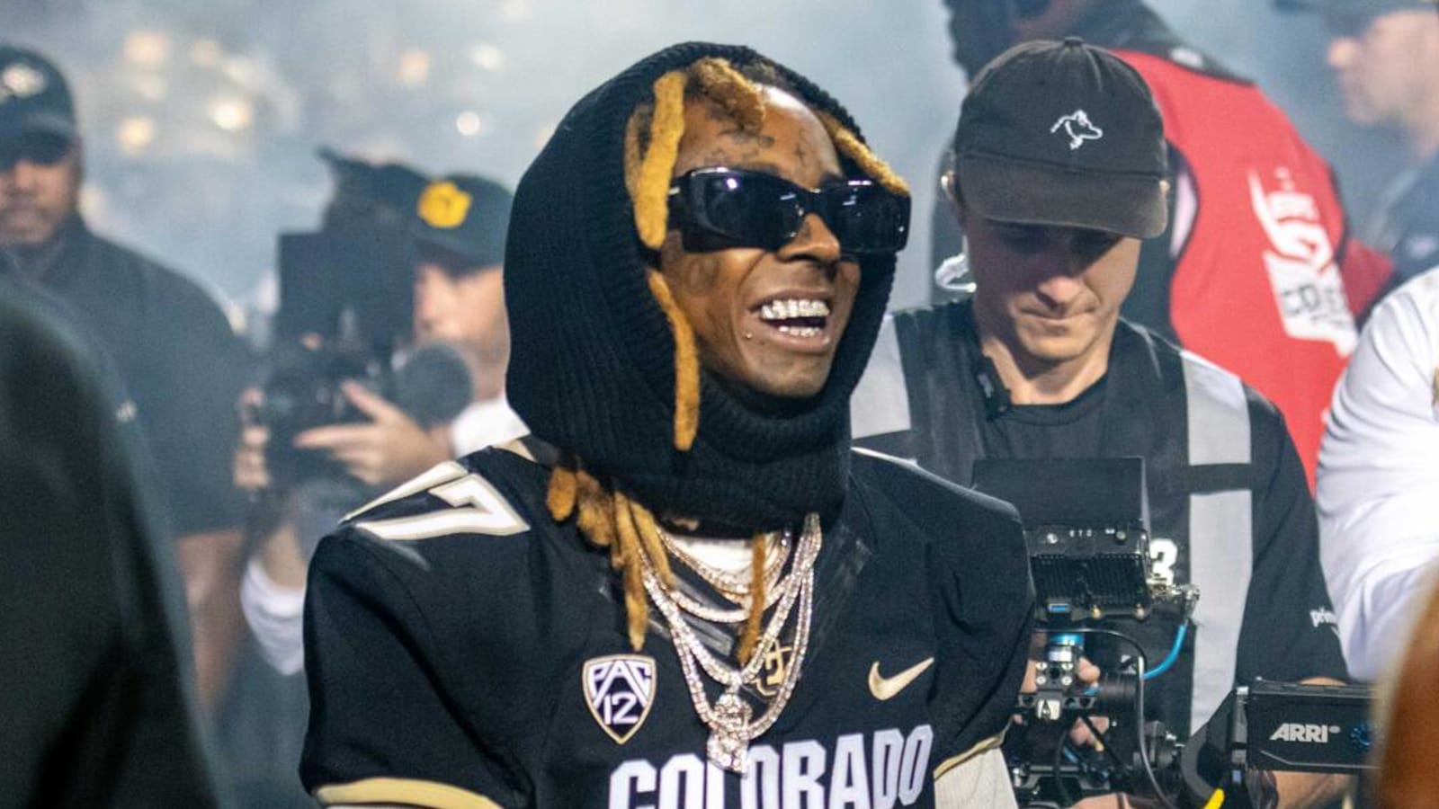 Watch: Lil Wayne leads Packers onto the field ahead of 'TNF'