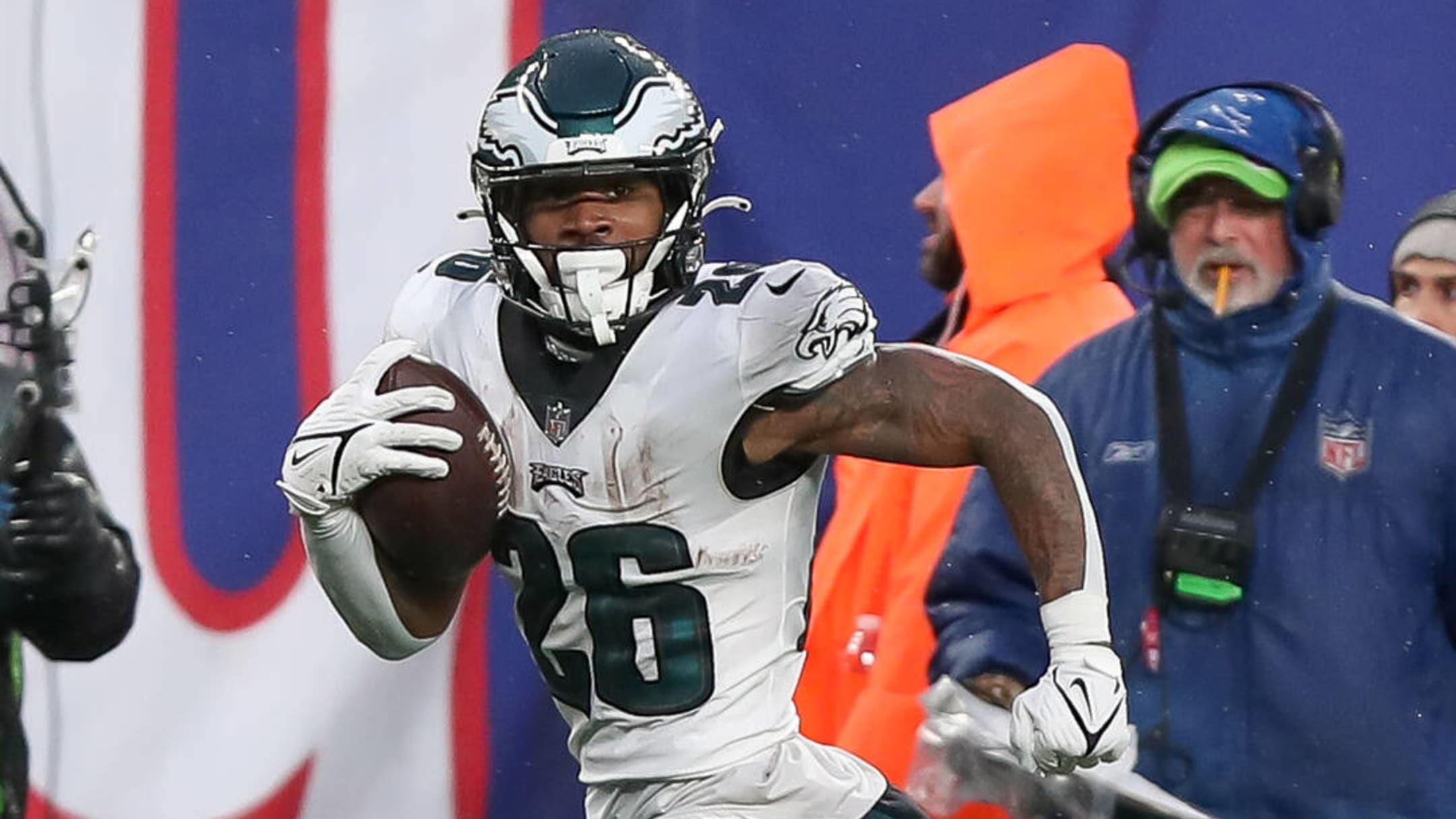 Panthers signing former Eagles RB Miles Sanders to 4-year deal