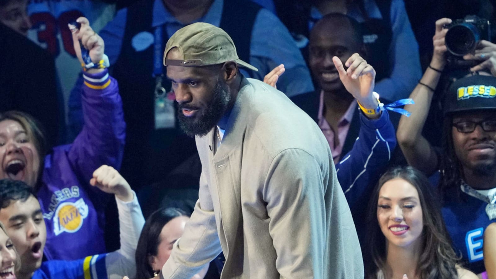 Ex-teammate rips LeBron James for All-Star decision