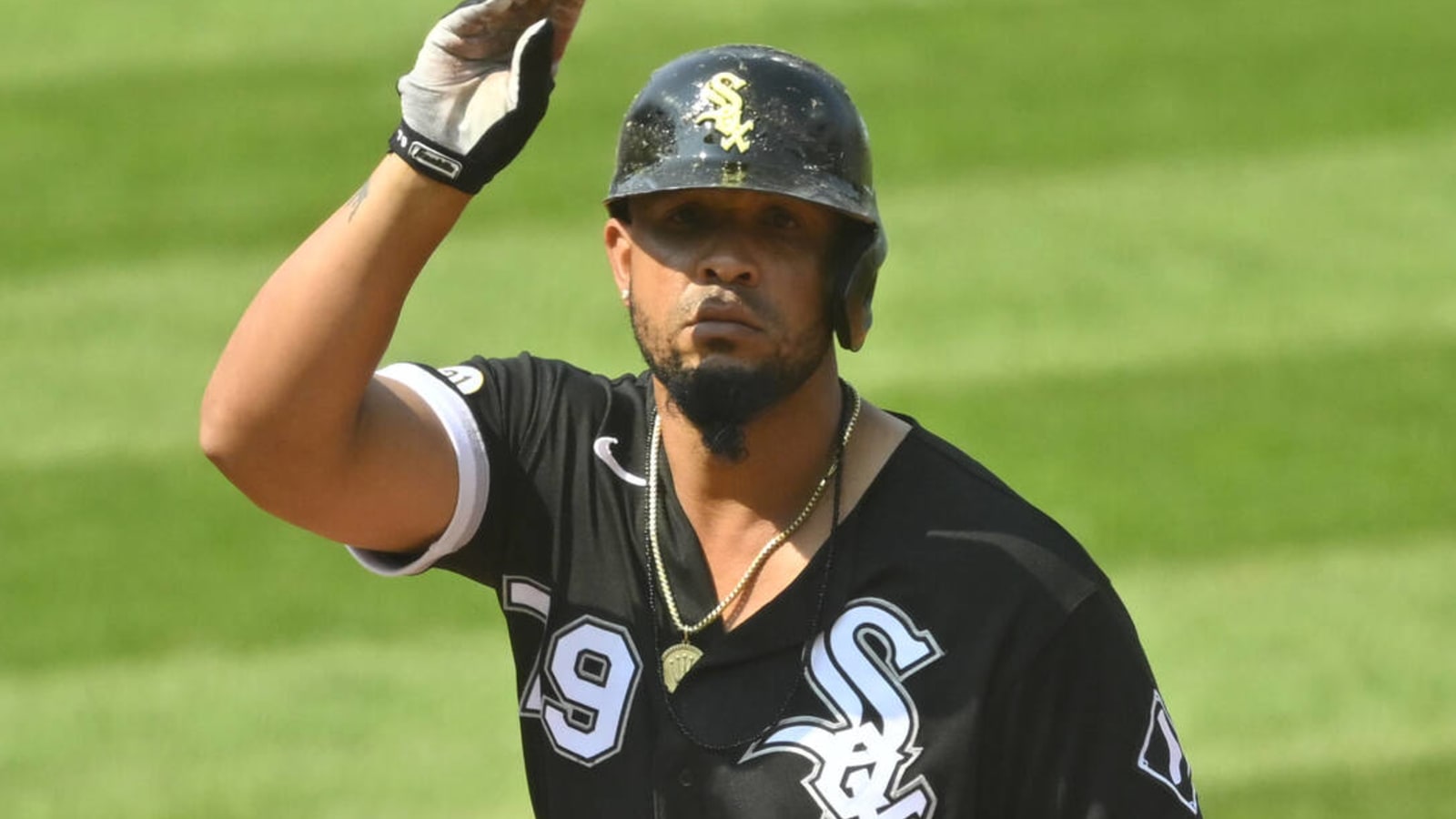 Astros add former AL MVP Jose Abreu on three-year deal