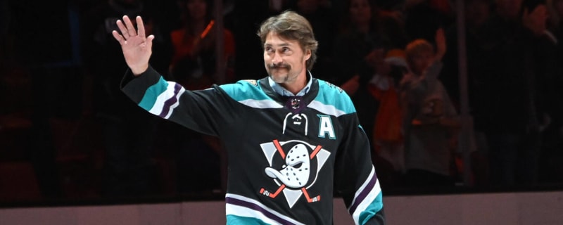 SOCCER FAN Reacts to the AMAZING TEEMU SELANNE HIGHLIGHTS! 