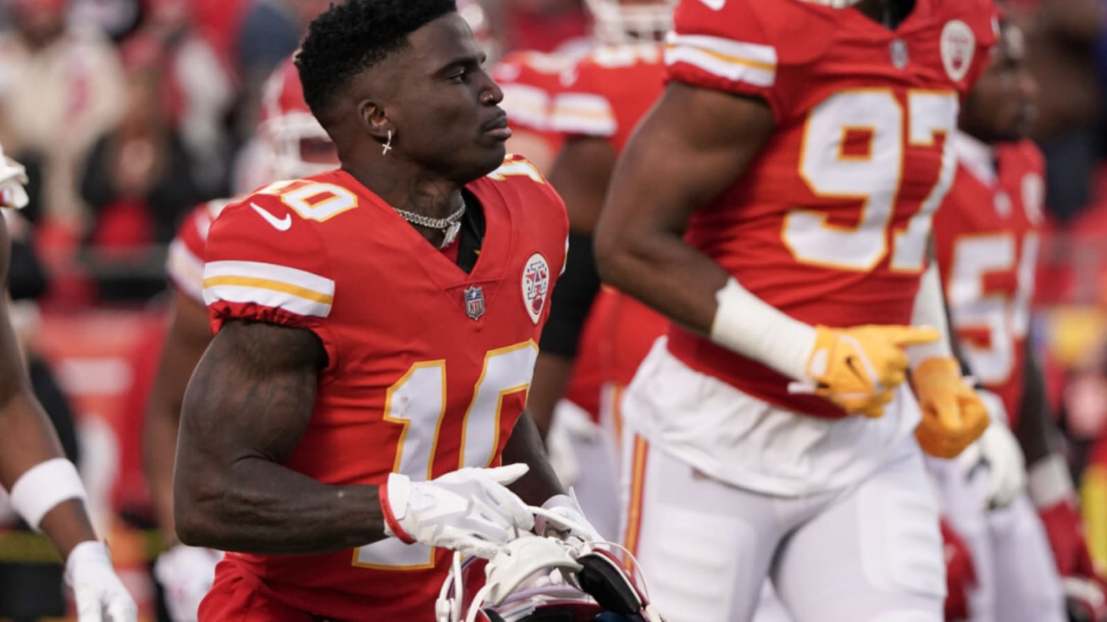 Tyreek Hill Agrees to Race Noah Lyles