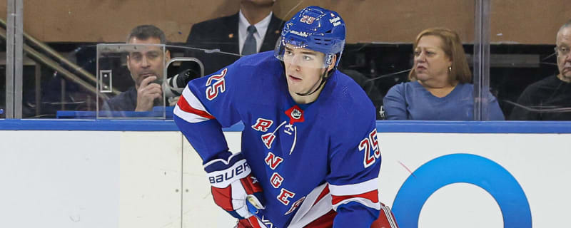 Former top defenseman prospect signs in Czechia