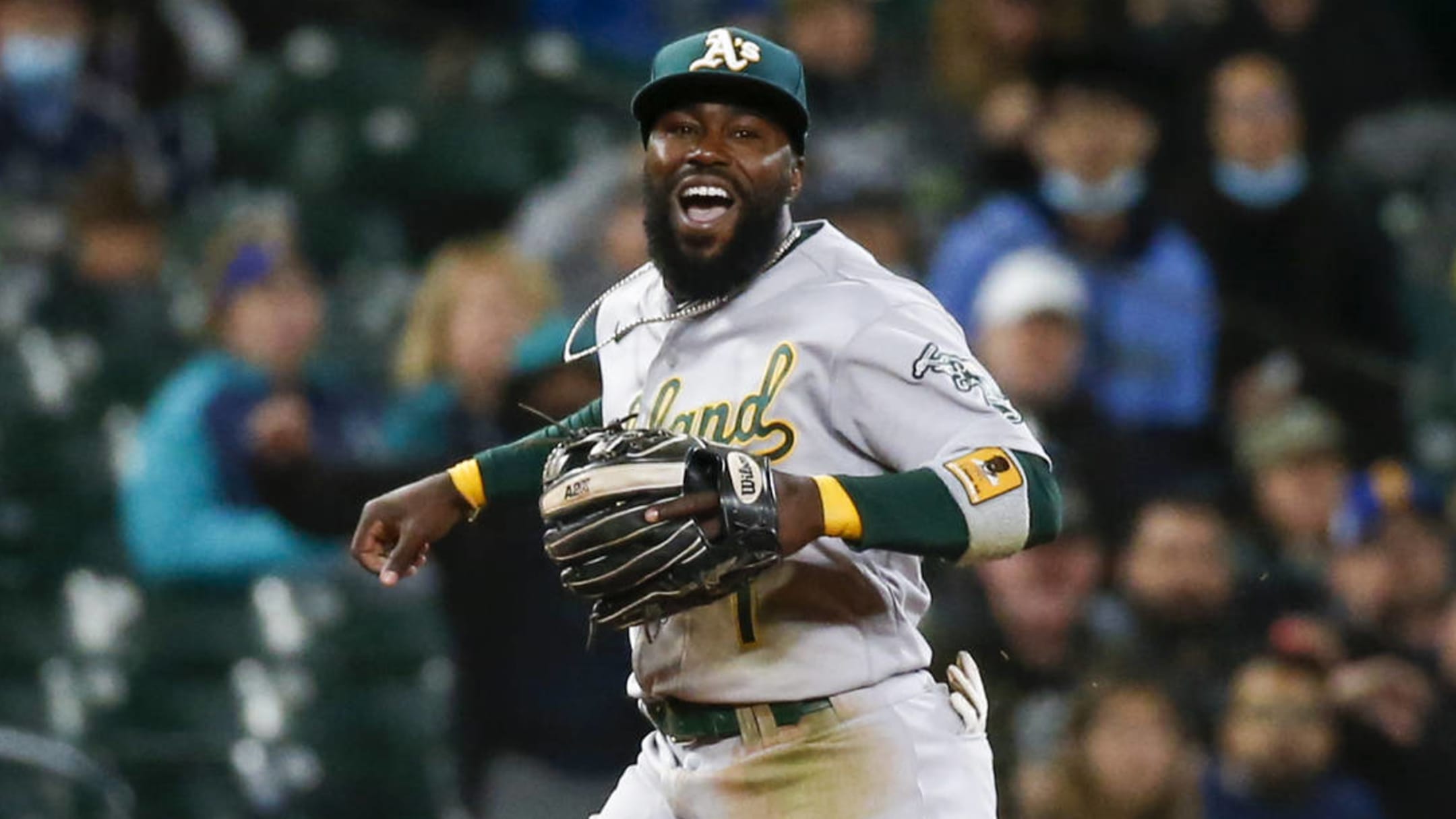 MLB rumors: Phillies add utilityman Josh Harrison; Giants sign