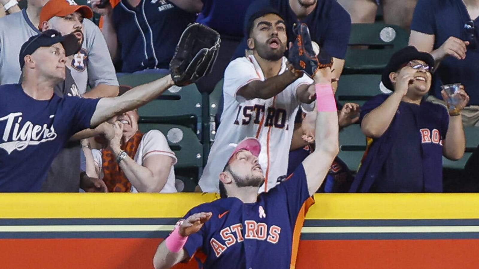 Kyle Tucker plays catch with young fan as Astros roll Detroit Tigers